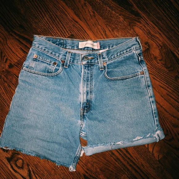 Levi shorts - Picture 2 of 3